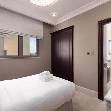 Maison Privee - Palm Jumeirah Beach Front Xl Villa With Private Pool Dubai Exterior photo