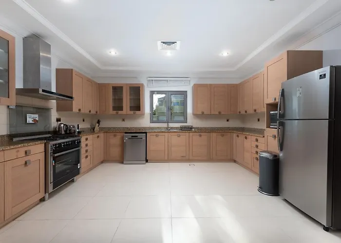 Maison Privee - Palm Jumeirah Beach Front Xl Villa With Private Pool